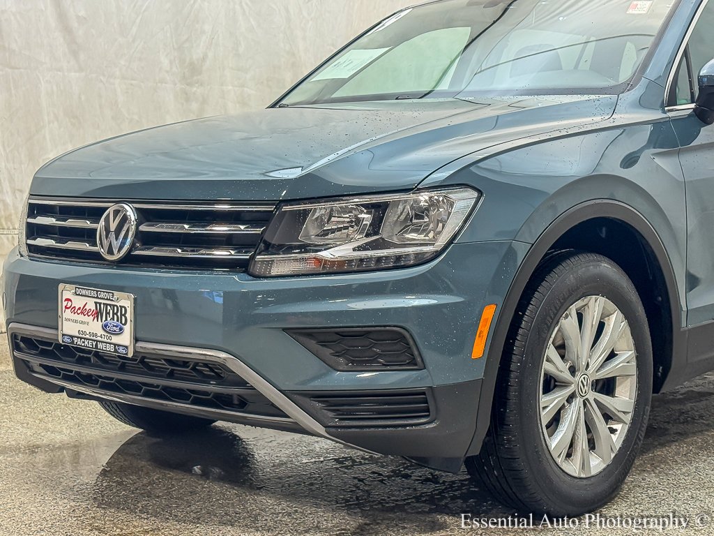 Certified Used 2019 Blue Metallic Volkswagen 2.0T SE image 3
