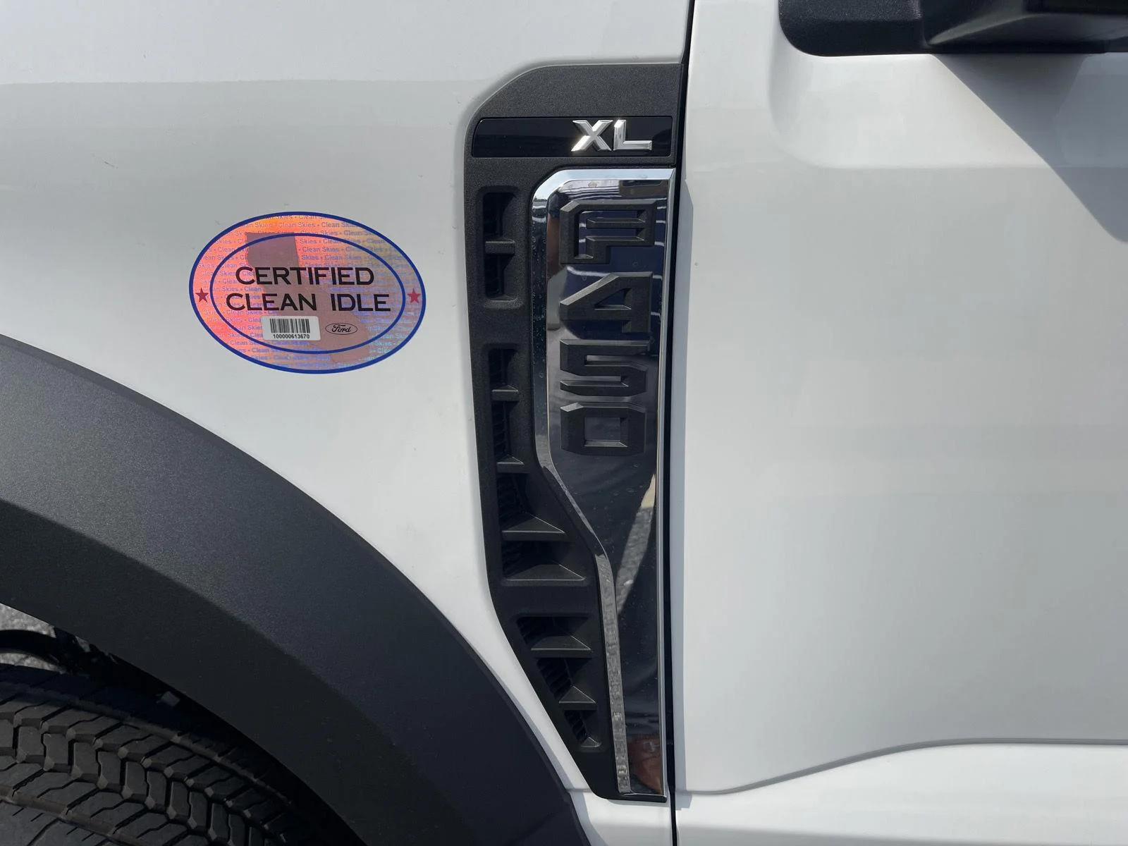 New 2026 Oxford White Ford XL image 16