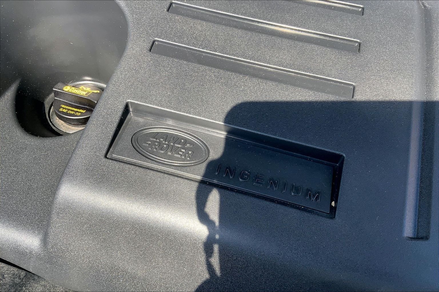 Used 2023 Fuji White Land Rover X-Dynamic SE image 32
