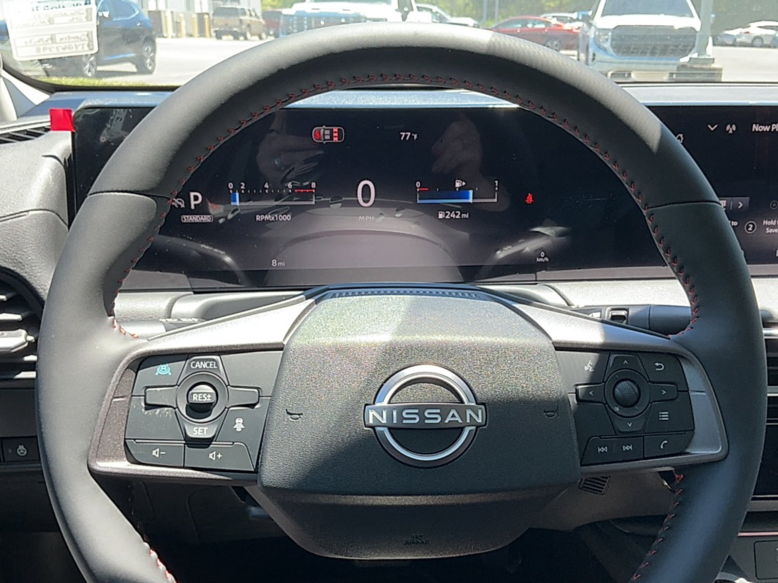 New 2026 Aspen White Tricoat/Super Black Nissan SR image 9