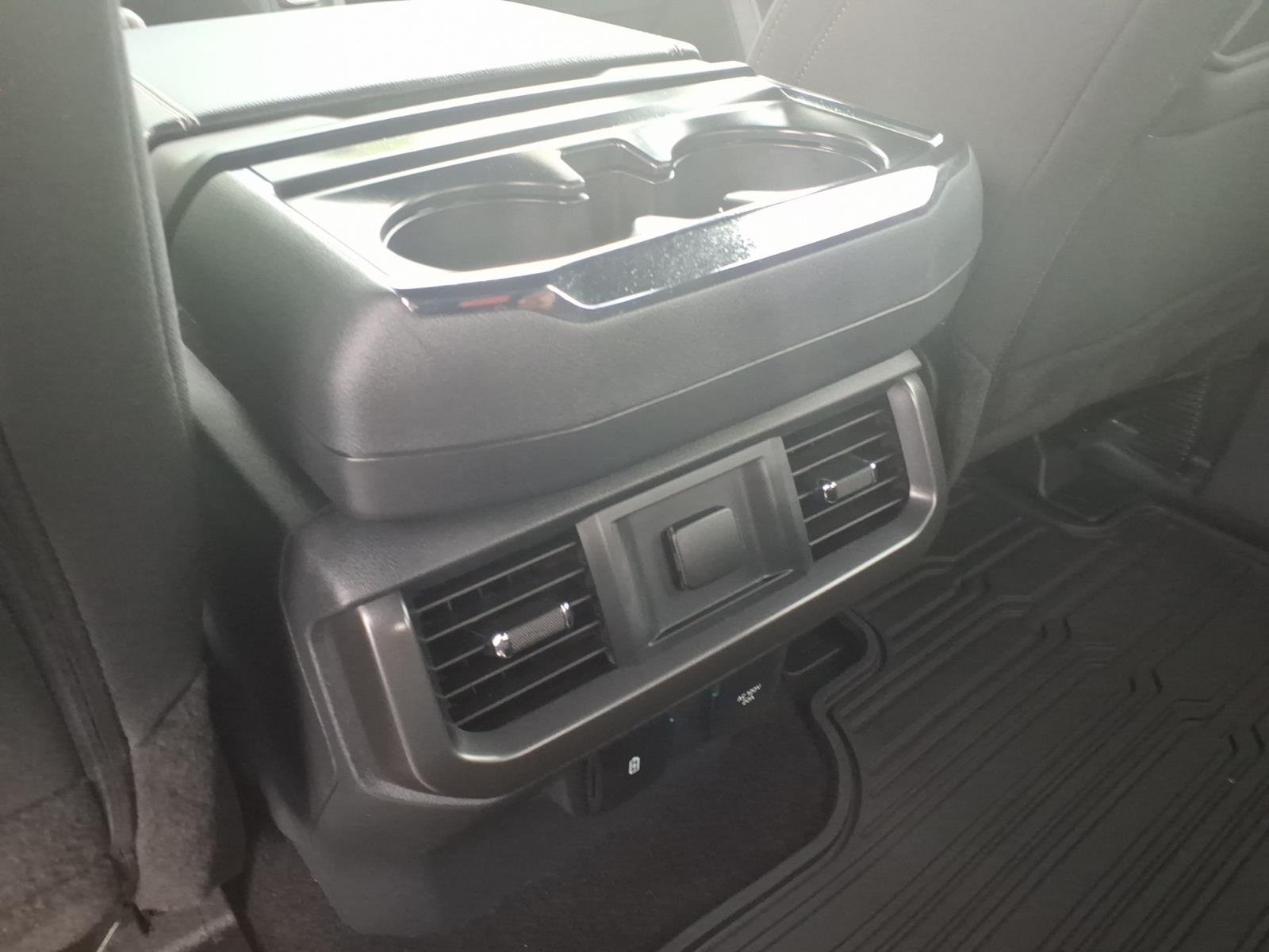Used 2024 Black Metallic Ford XLT image 11