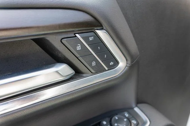 Used 2024 White GMC Denali image 17