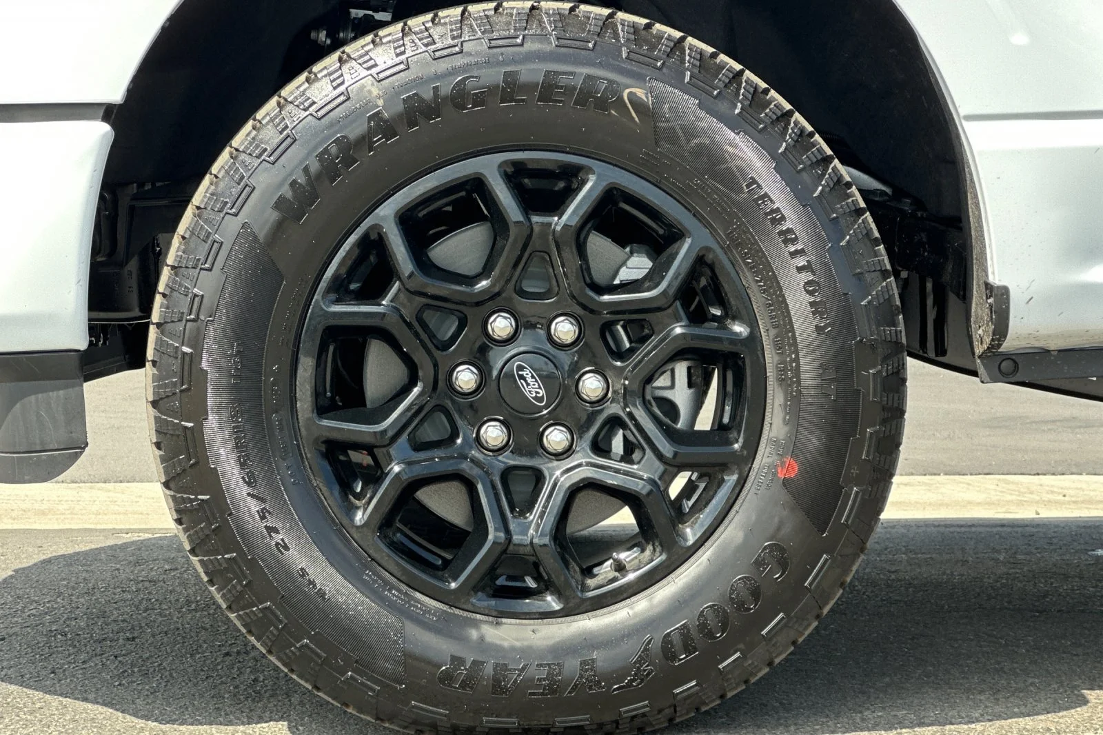 New 2026 Oxford White Ford XLT image 24