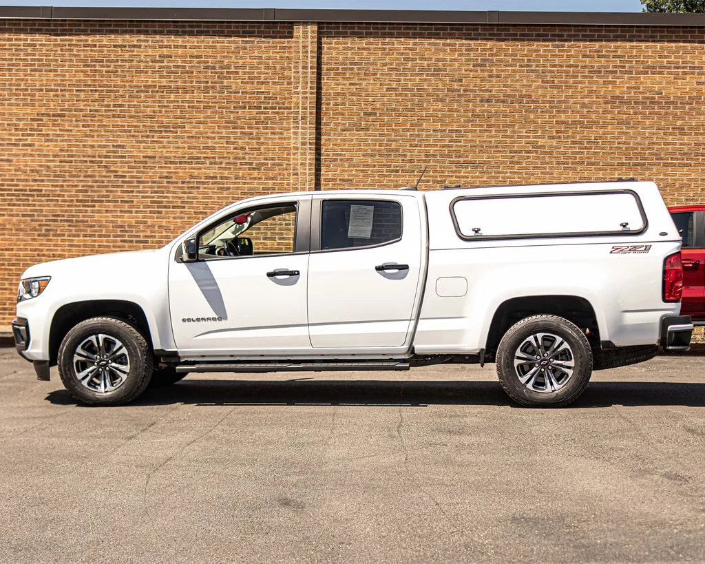 Used 2022 White Chevrolet Z71 image 6