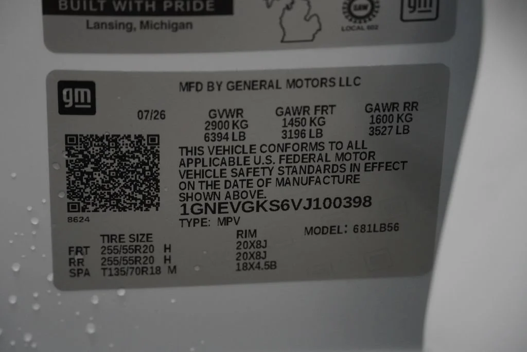 New 2027 Summit White Chevrolet LT image 43
