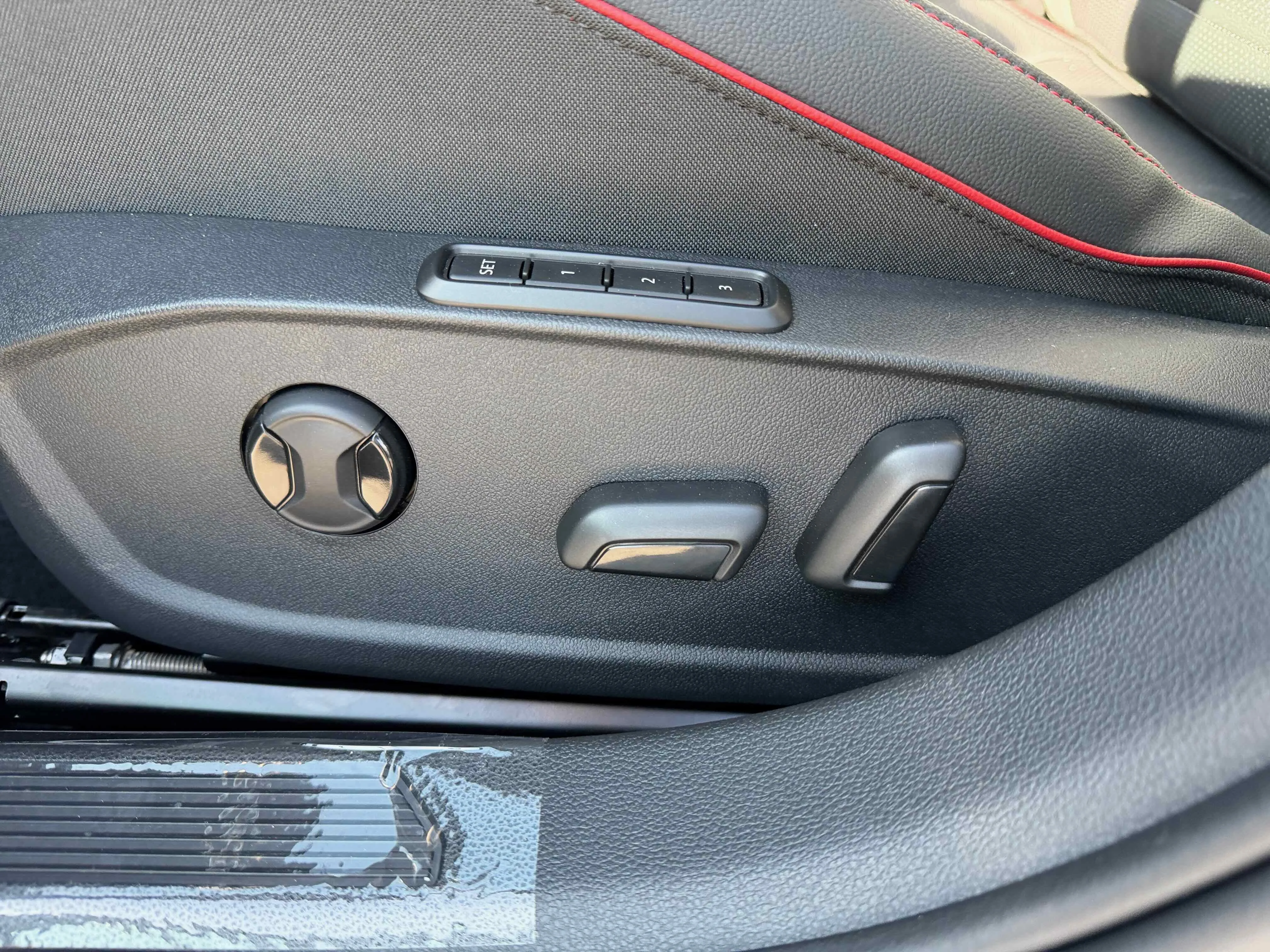 New 2026 Moonstone Volkswagen SE image 16