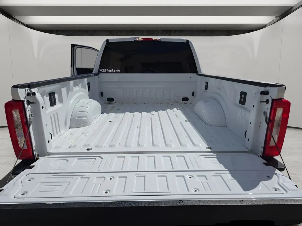Used 2024 Oxford White Ford XLT image 17