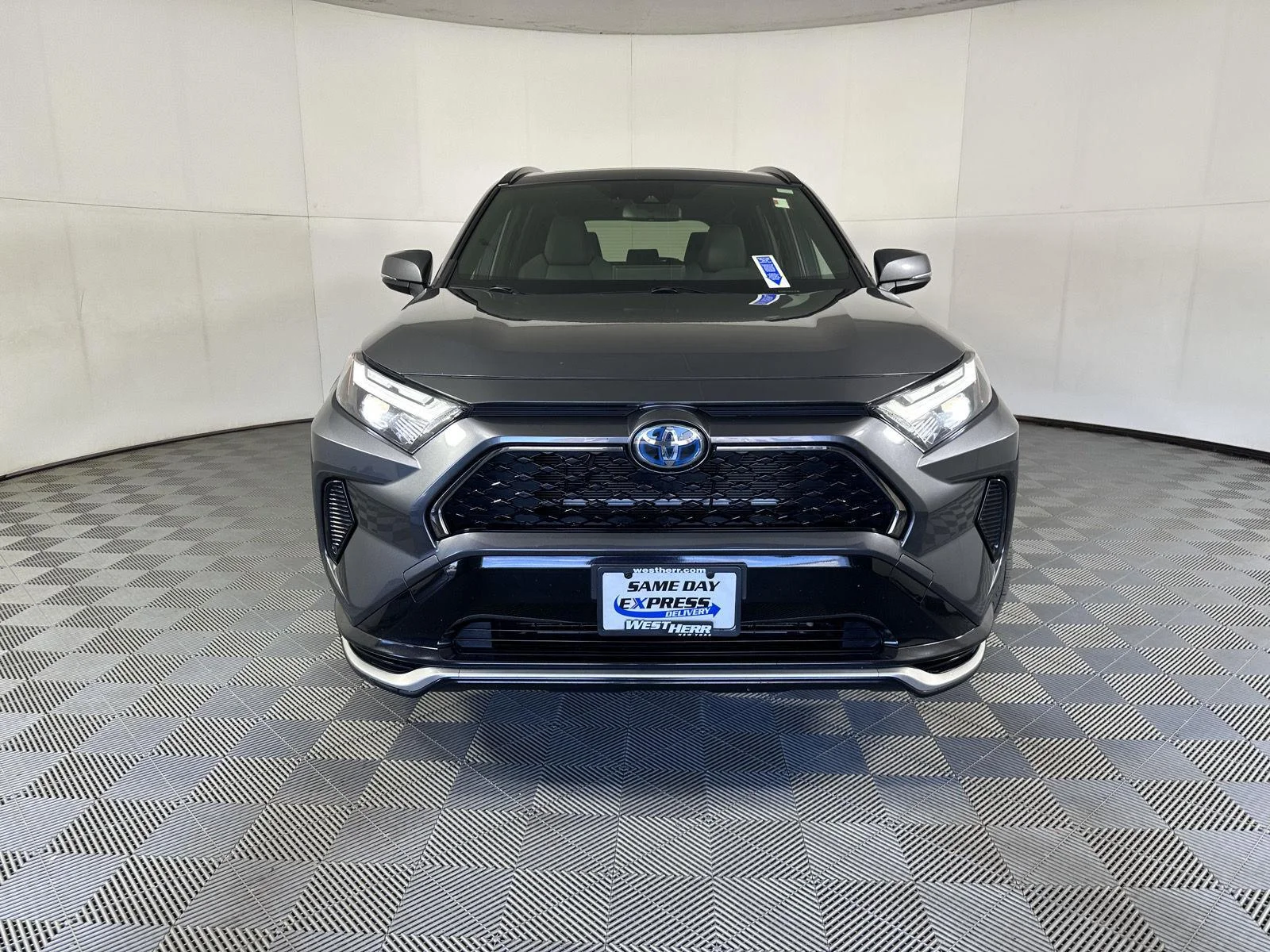 Used 2022 Magnetic Gray Metallic Toyota SE image 14