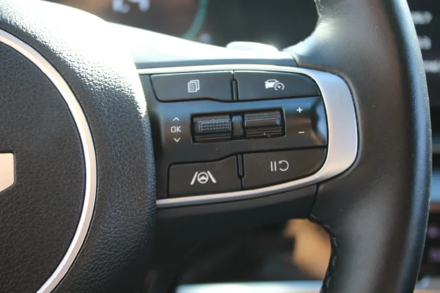 Used 2023 Black Kia EX image 17