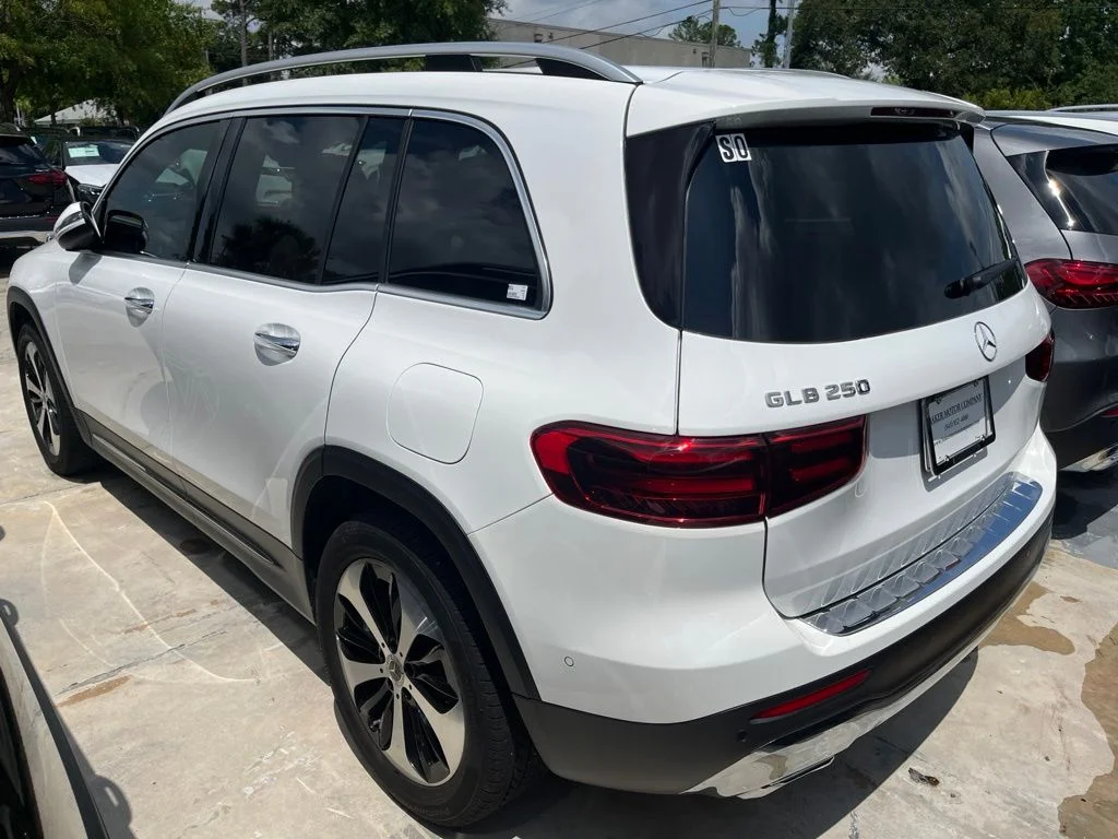 Certified Used 2026 Polar White Mercedes-Benz GLB 250 image 7