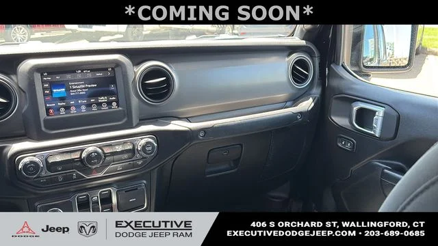 Used 2022 Black Jeep Sport image 22