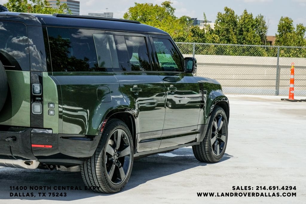 New 2026 Woolstone Green Metallic Land Rover X-Dynamic SE image 10
