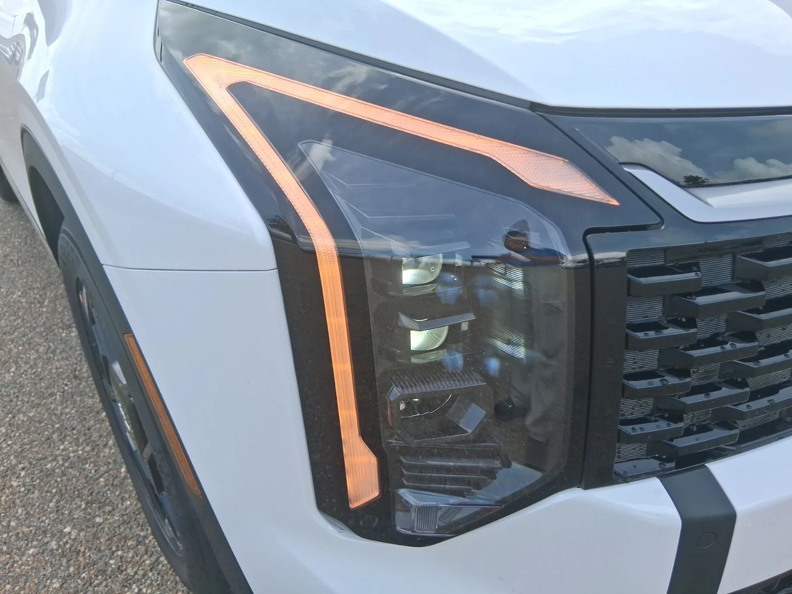 New 2026 White Kia EX image 8