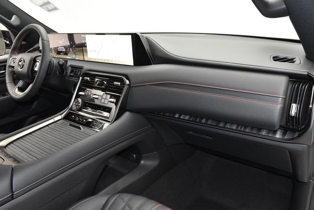 New 2026 Aspen White TriCoat / Super Black Two-tone Nissan PRO-4X® image 28