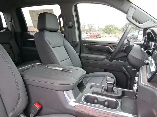 2026 GMC Sierra 1500 SLT - Photo 17