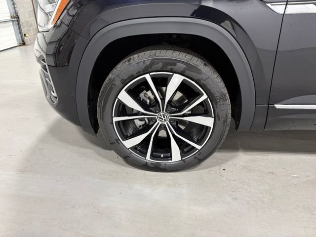 New 2026 Black Volkswagen 2.0T SEL Premium R-Line image 8