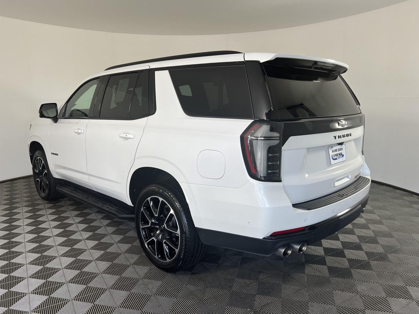 Used 2025 Pearl Chevrolet RST image 30