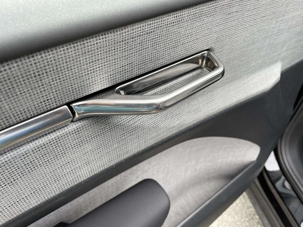 New 2025 Onyx Black Volvo Ultra image 6