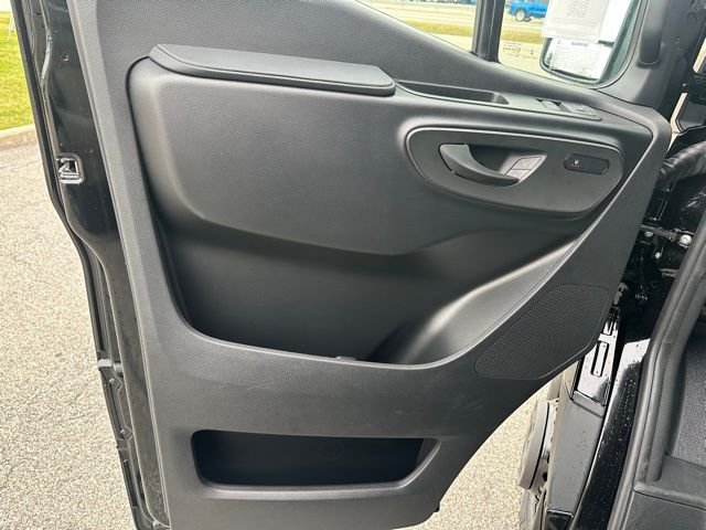 New 2026 Jet Black Mercedes-Benz 4500 image 12
