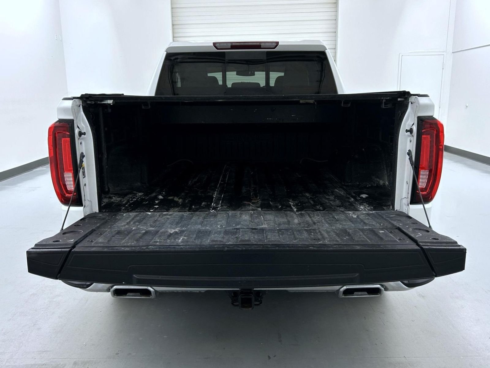 Used 2021 White GMC SLT image 22