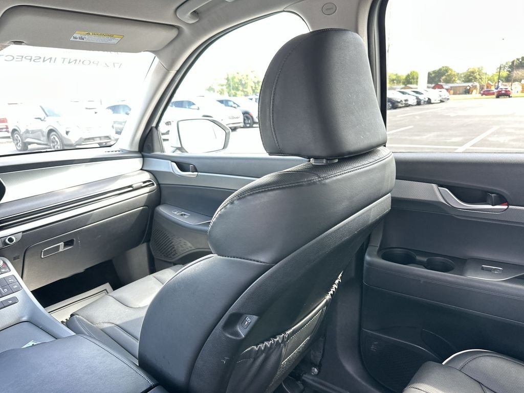 Used 2025 Silver Hyundai SEL image 11