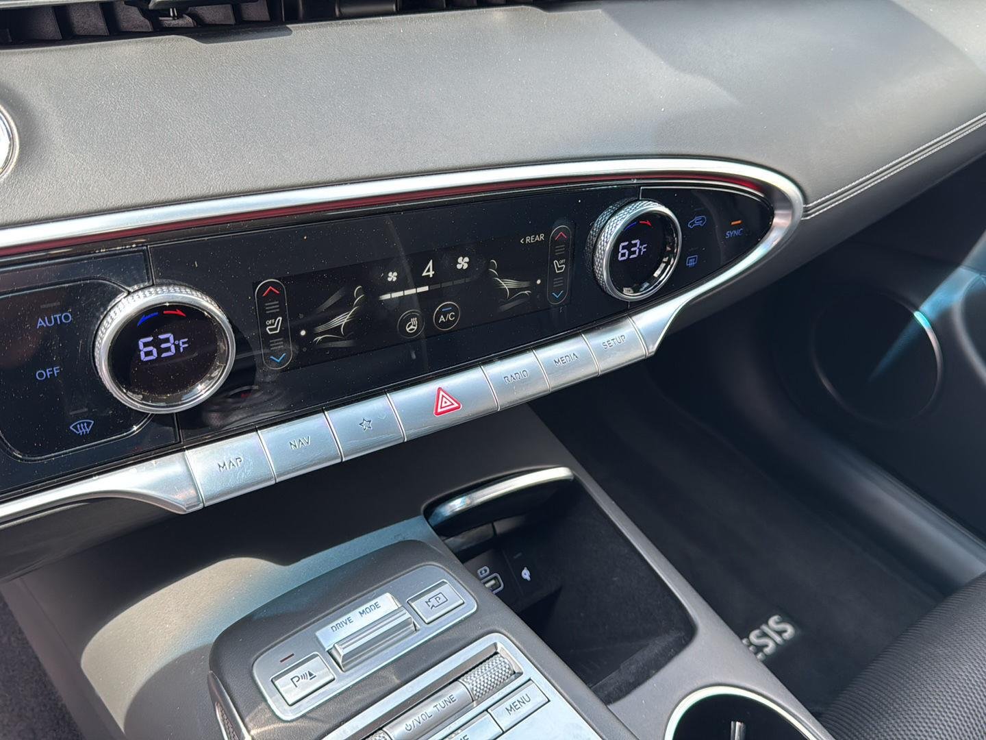 2024 GENESIS GV70 Sport - Photo 30