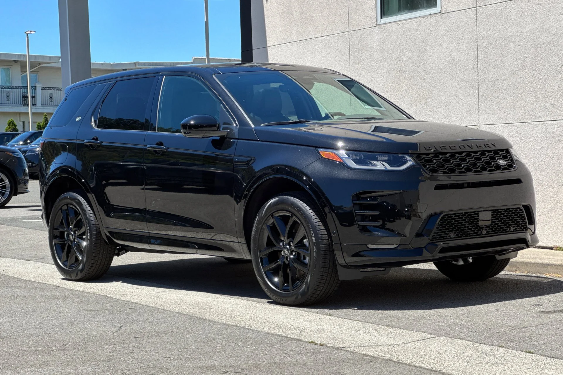New 2026 Santorini Black Land Rover Landmark image 9