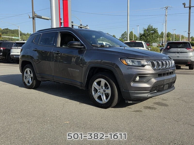 Used 2024 Baltic Gray Metallic Clearcoat JEEP LATITUDE 4X4 image 7
