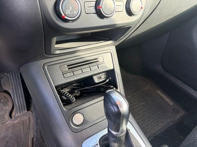 Used 2017 White Volkswagen 2.0T image 8
