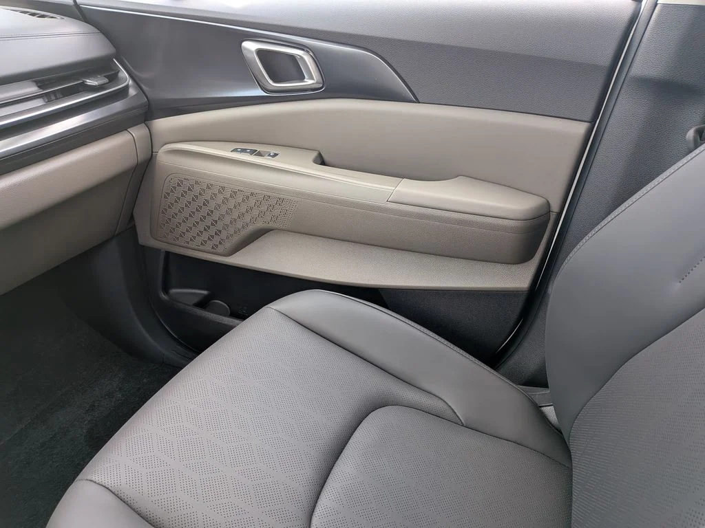 2026 Kia Carnival LXS - Photo 12