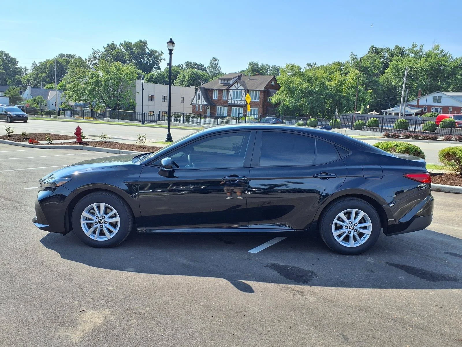 Used 2025 BLack Toyota LE image 27