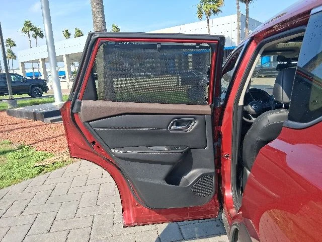 2021 Nissan Rogue SL - Photo 18