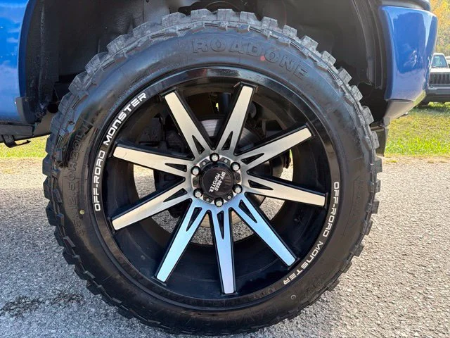 Used 2018 Blue Ford XL image 12