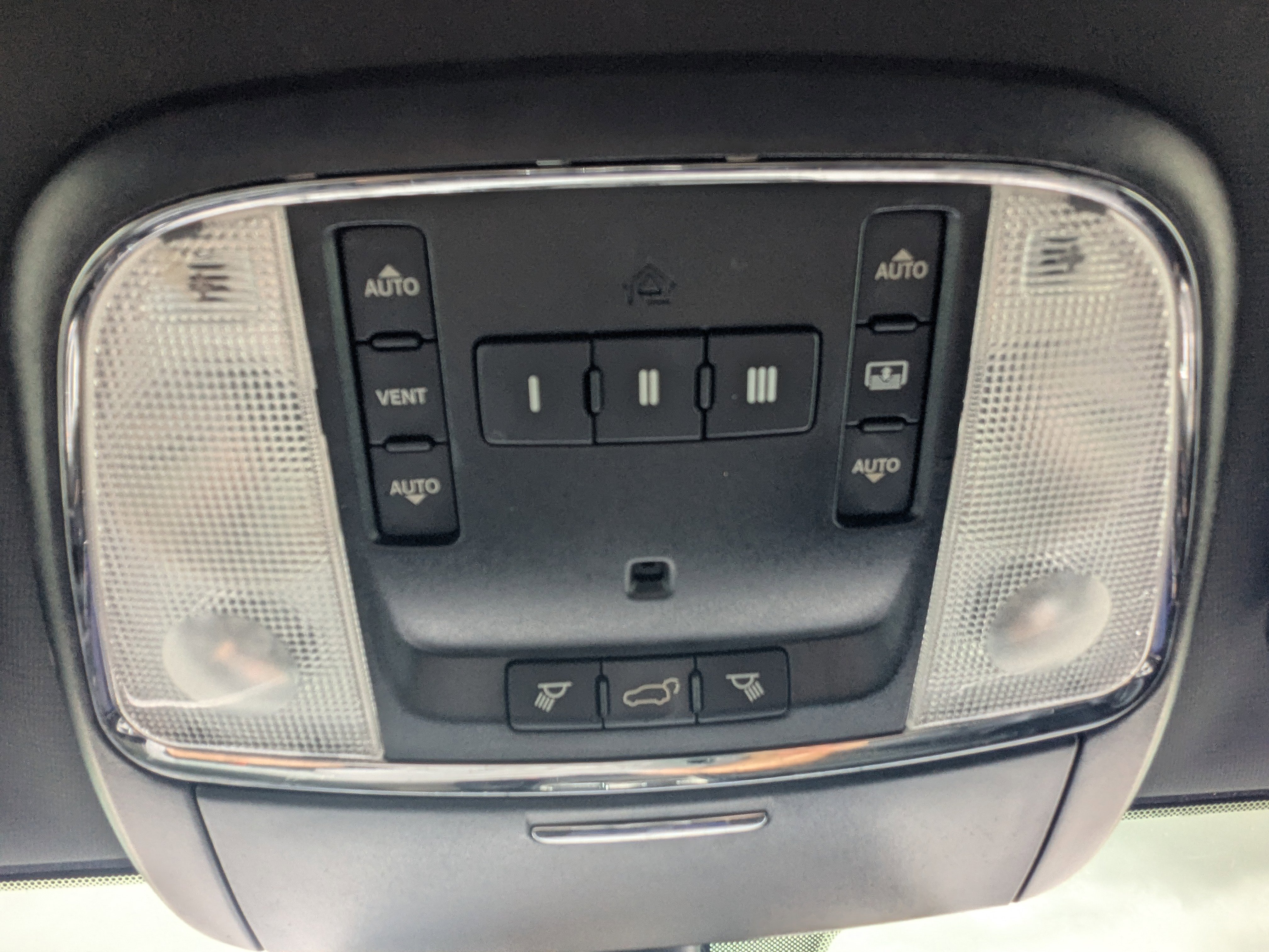 Used 2019 Granite Crystal Metallic Clearcoat Jeep Overland image 27