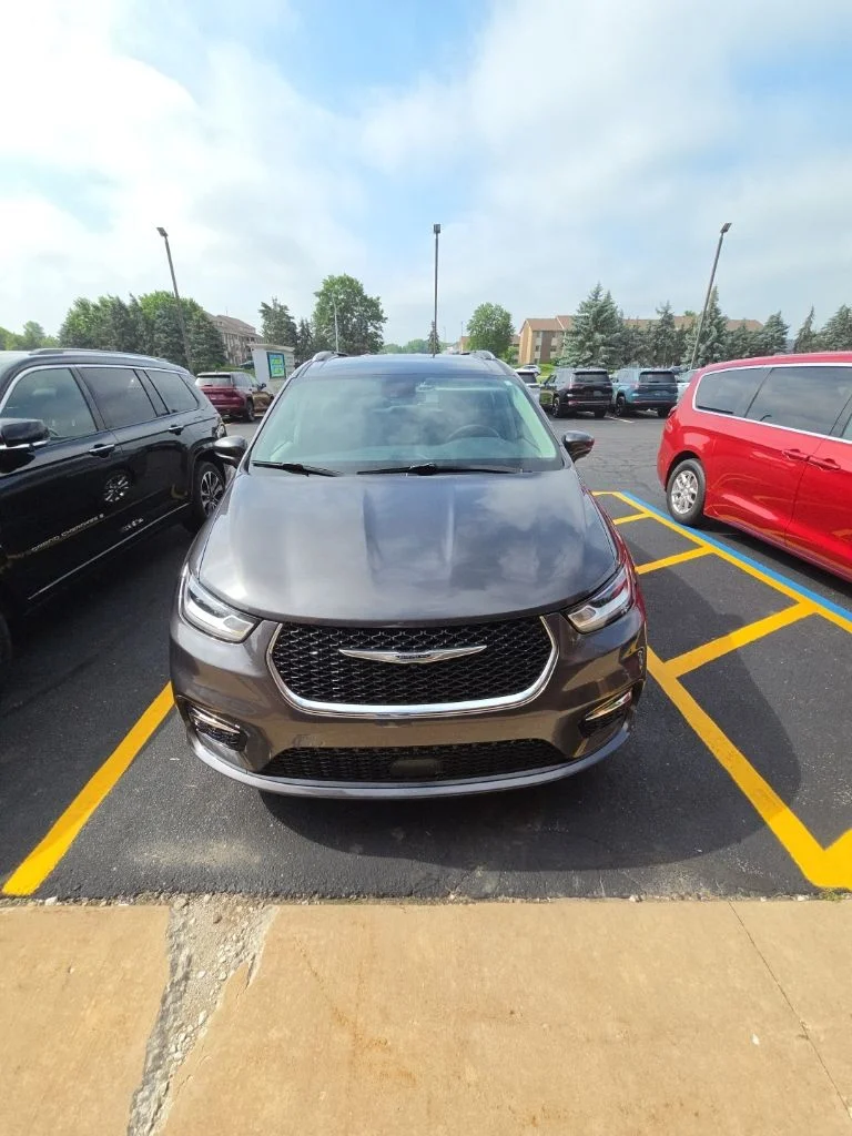 Used 2021 Gray Chrysler Touring L image 3
