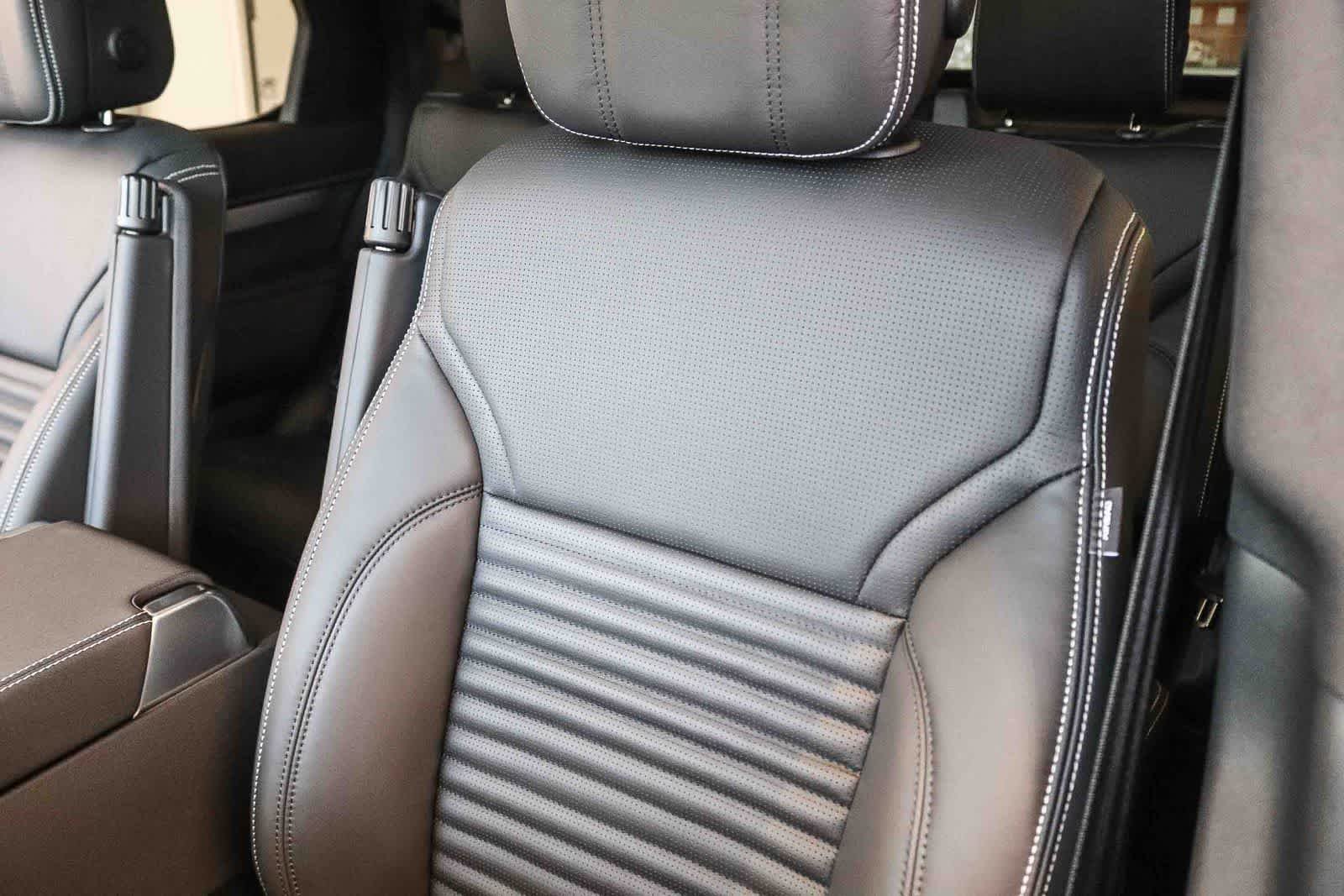 New 2026 Carpathian Grey Land Rover Dynamic SE image 25