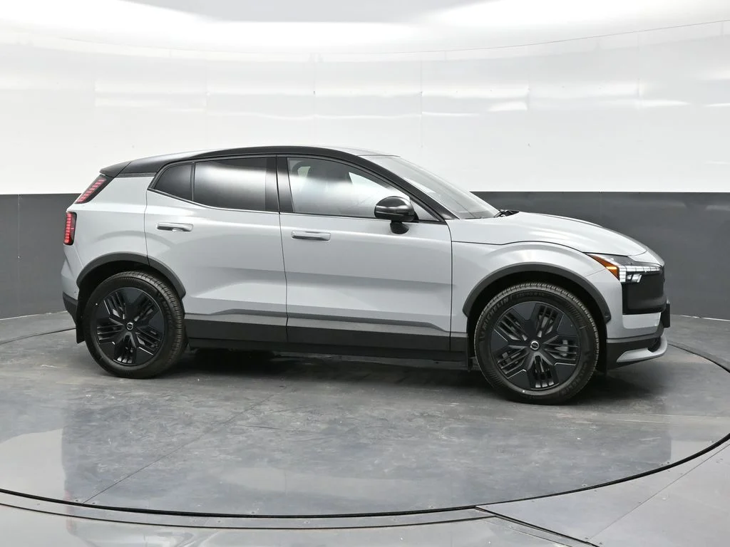 New 2026 Vapour Grey Volvo Twin Motor Cross Country Ultra image 8