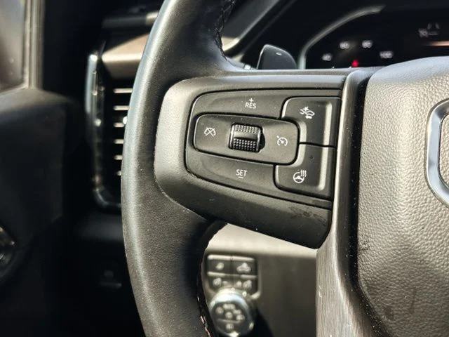 Used 2022 White GMC AT4 image 38