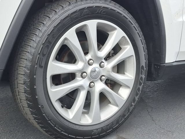 Used 2017 White Jeep Limited image 22