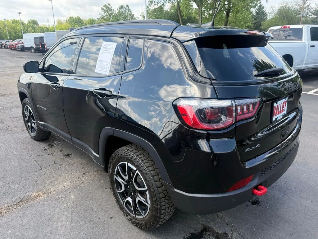 Used 2024 Black Jeep Trailhawk image 5
