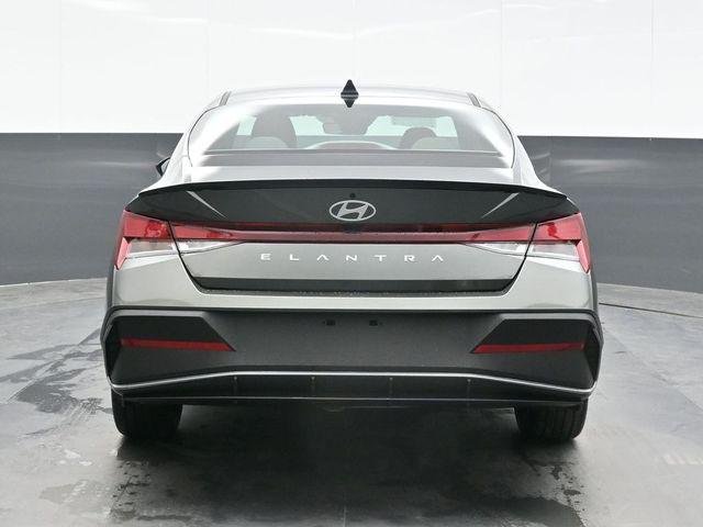 New 2026 Gray Hyundai SEL Sport image 2