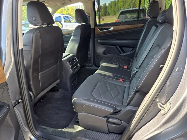Used 2025 Gray Volkswagen 2.0T SE w/Technology image 12