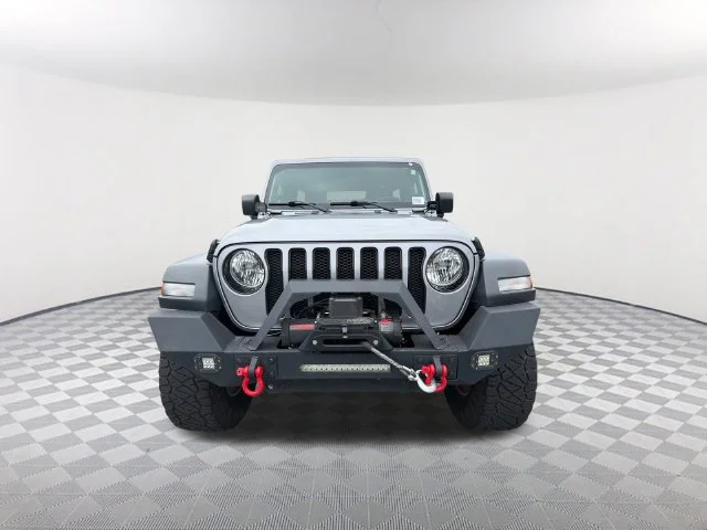 Used 2020 Silver Jeep Sport Altitude 4x4 image 2