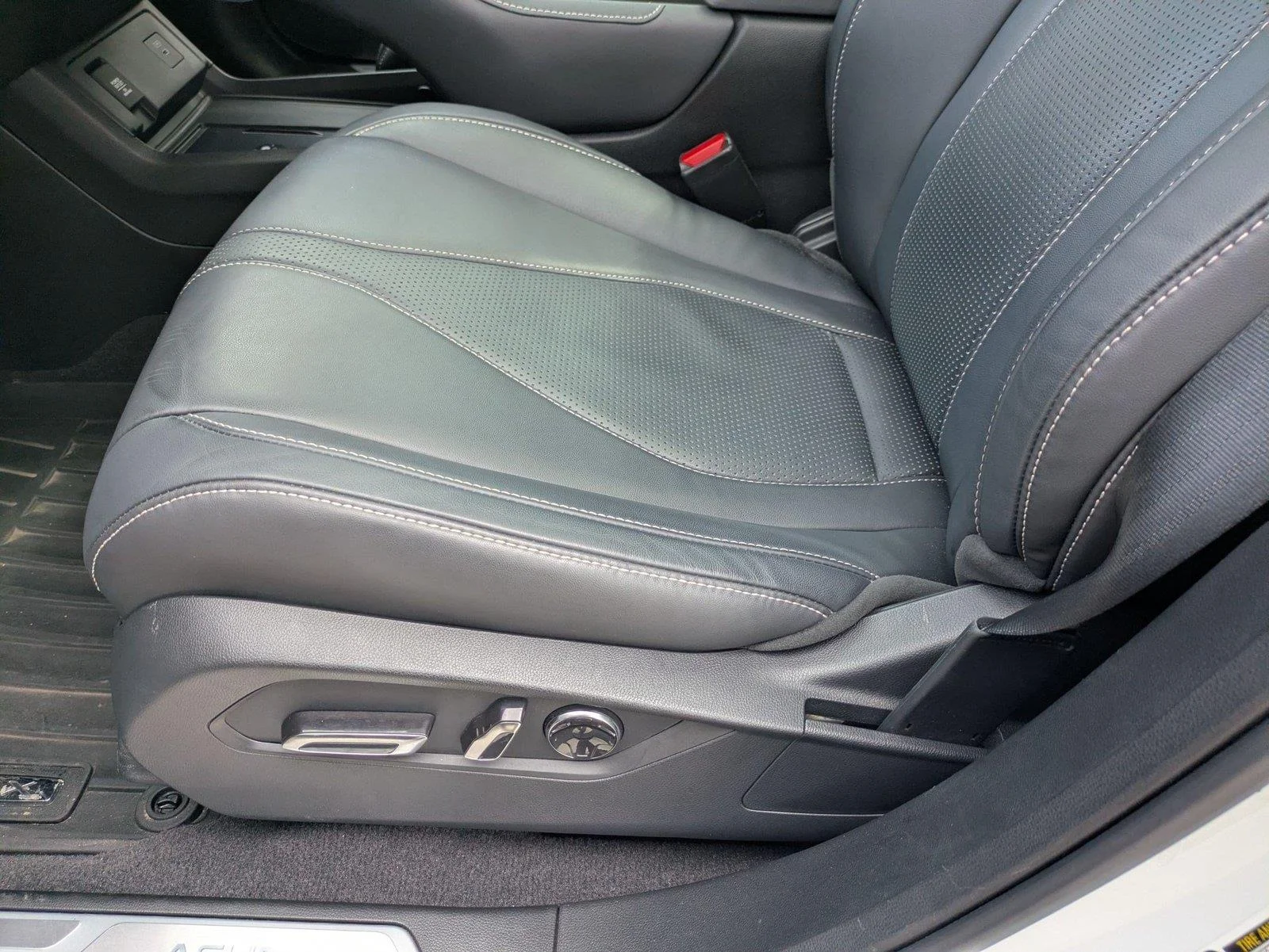 Used 2023 Platinum White Pearl Acura w/Technology Package image 15