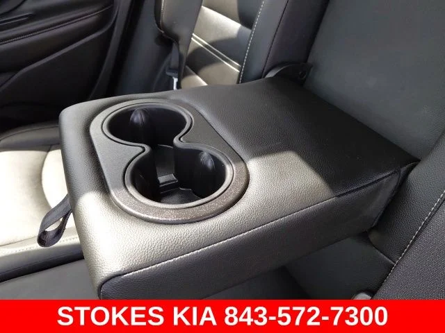 Used 2023 Silver GMC Denali image 28