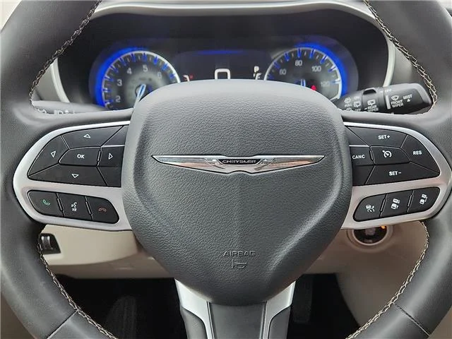 Used 2023 Gray Chrysler Touring L Front-Wheel Drive Passenger image 19