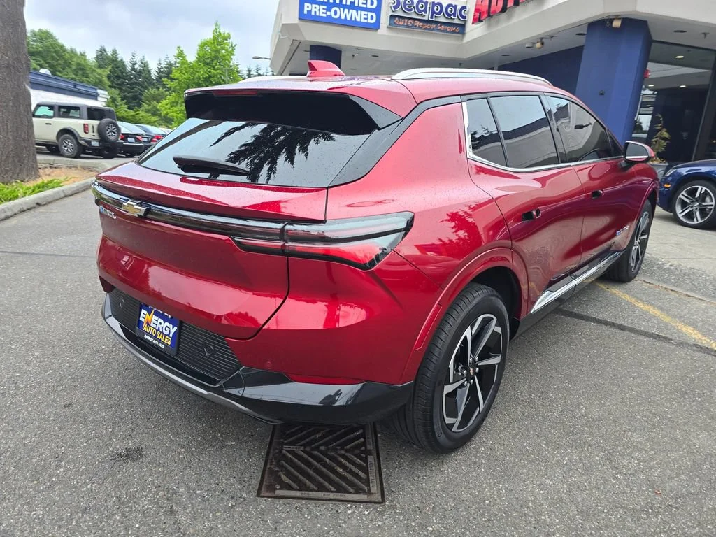 Used 2025 Radiant Red Tintcoat Chevrolet LT image 7