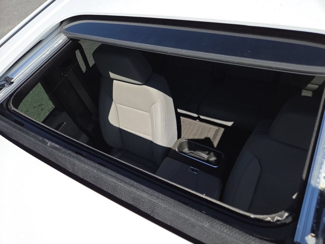 New 2026 Summit White GMC SLT image 3