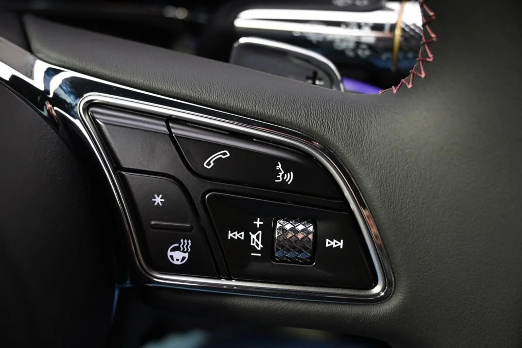Used 2025 Q9l Bentley Black Edition image 37