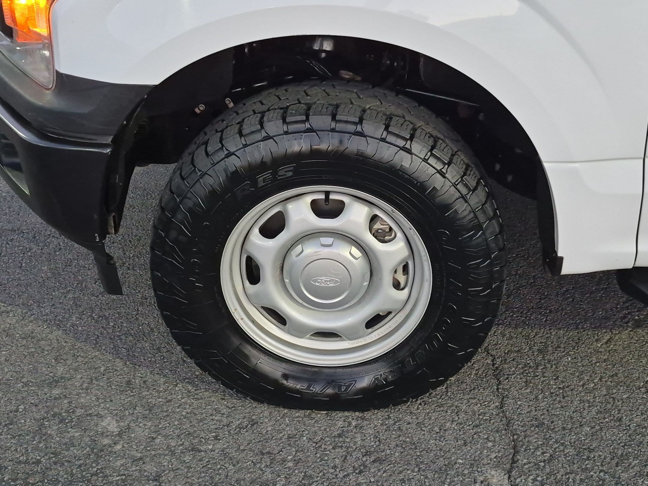 Used 2019 Oxford White Ford XL image 11